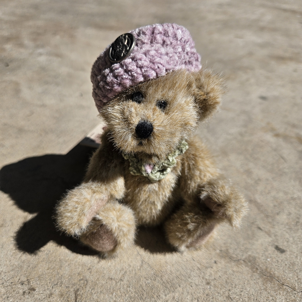 Genuine Boyds Bear - Kristen Debearvoire